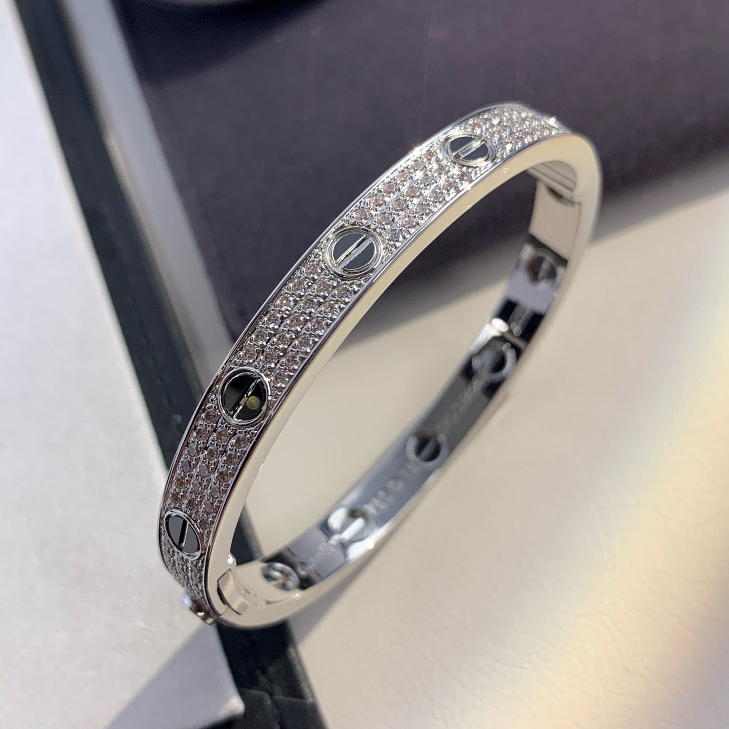 [Love Lucky]LOVE BRACELET 6.1MM DIAMOND-PAVED CERAMIC