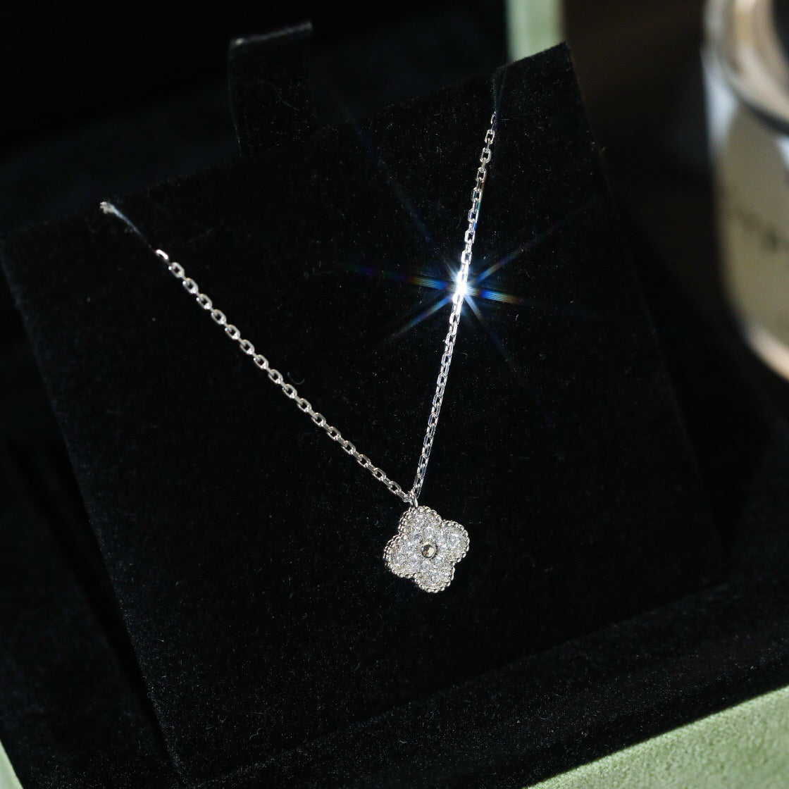 [Love Lucky]CLOVER MINI 9,5MM ANHÄNGER DIAMANT HALSKETTE