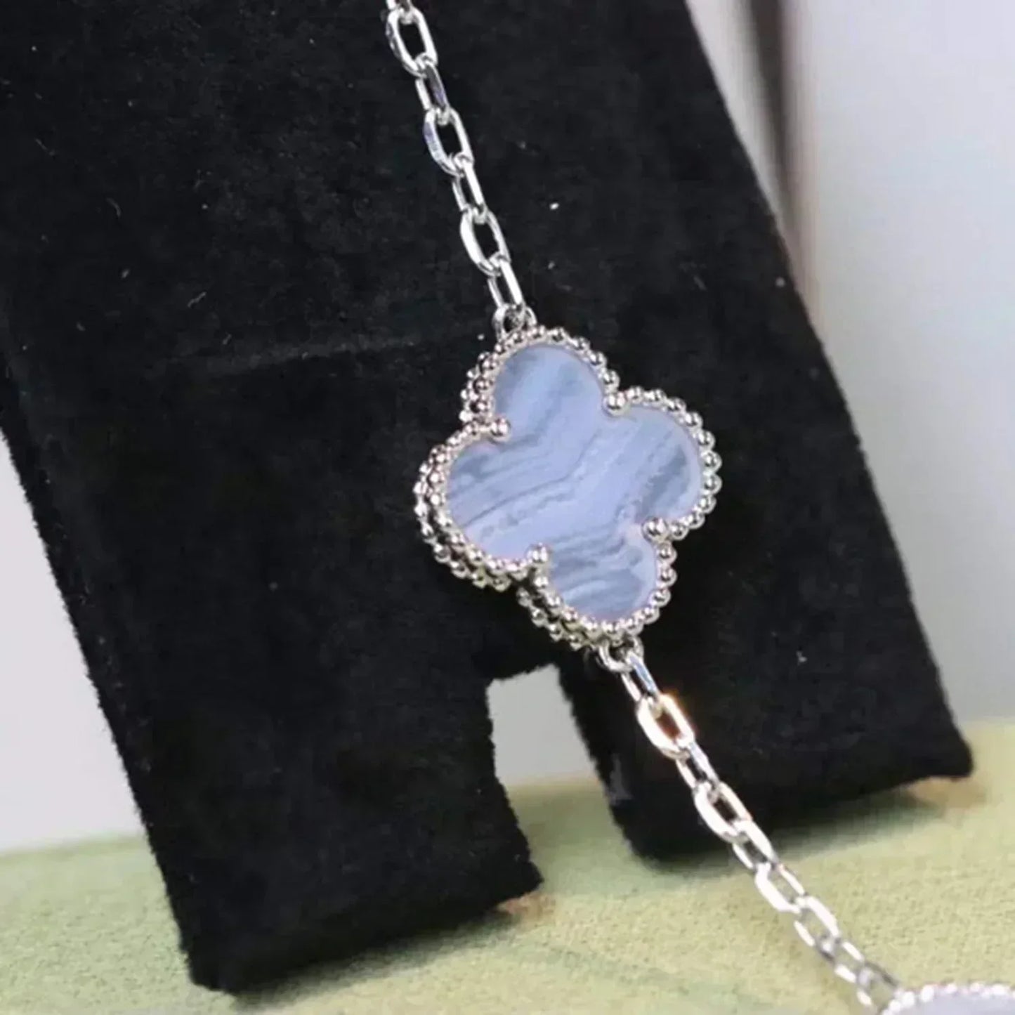 [Love Lucky]CLOVER 5 MOTIV LILA CHALCEDON ARMBAND SILBER 