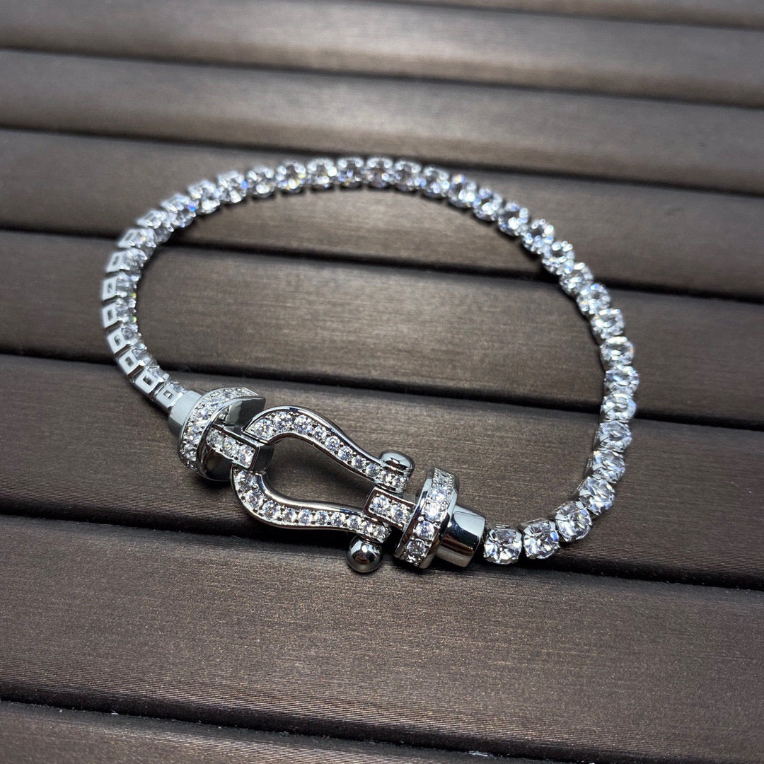 [Love Lucky]FORCE GROSSES HUFEISEN-TENNISARMBAND MIT VOLLEN DIAMANTEN 