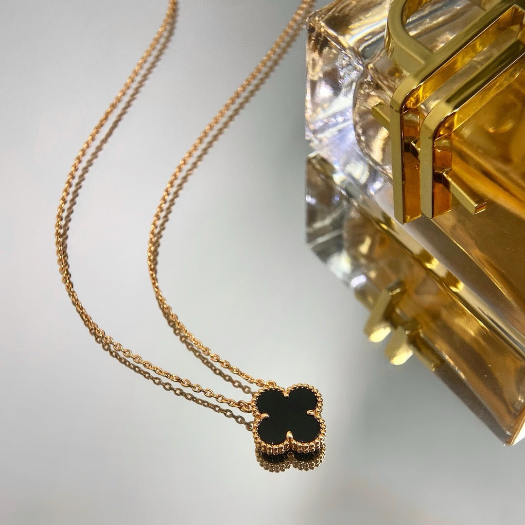 [Love Lucky]CLOVER 15MM BLACK ONYX SINGLE FLOWER NECKLACE
