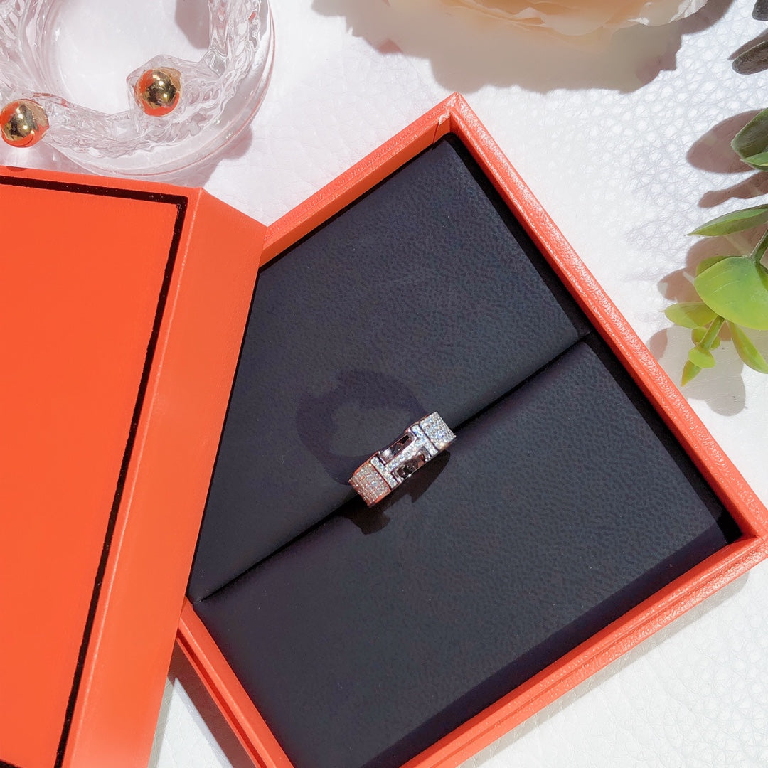 [Love Lucky]H RING VOLLER DIAMANT