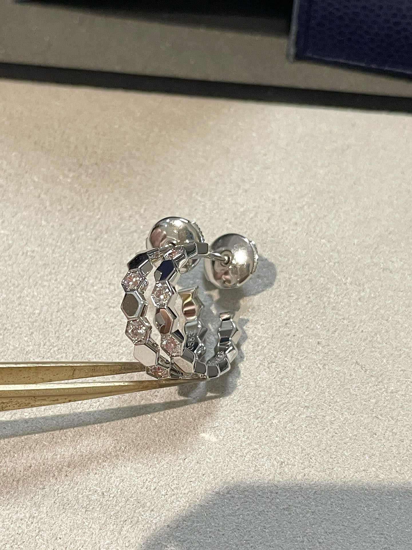 [Love Lucky] Hohles Design Vierblättriges Kleeblatt Blumenform Ring