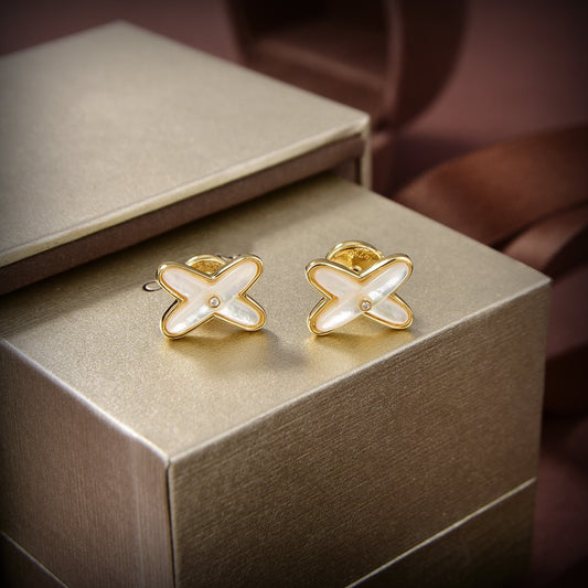 [Love Lucky]JEUX DE WHITE MOP GOLD DIAMOND OHRRINGE