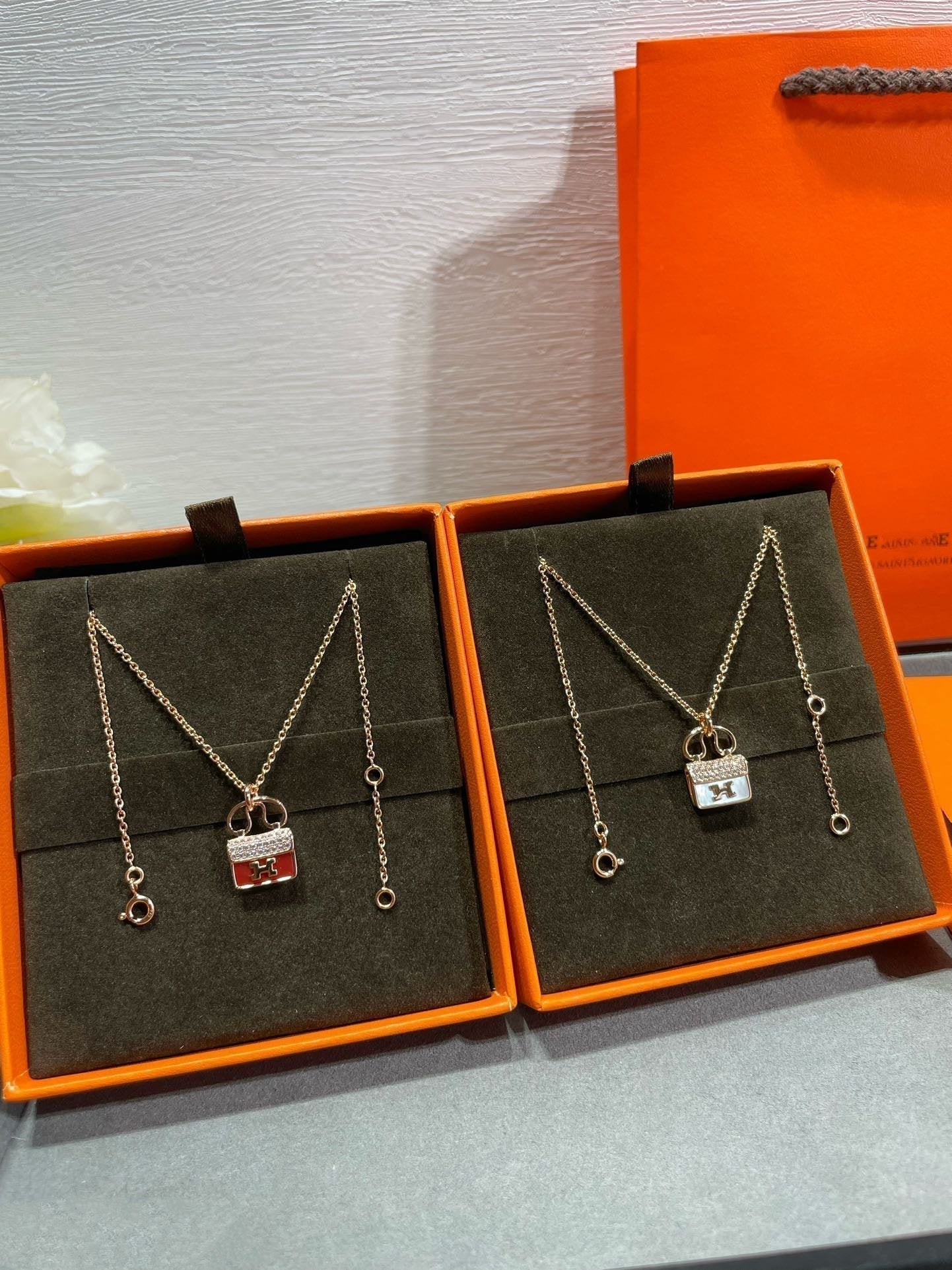 [Love Lucky]H CIRCE MOISSANITE ANHÄNGER HALSKETTE GOLD