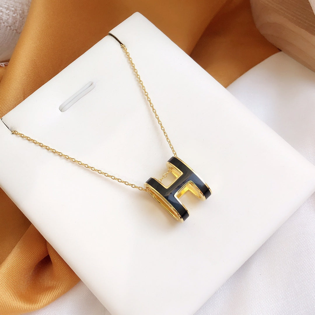 [ラブラッキー]HM CLIC ブラックエナメルゴールドネックレス