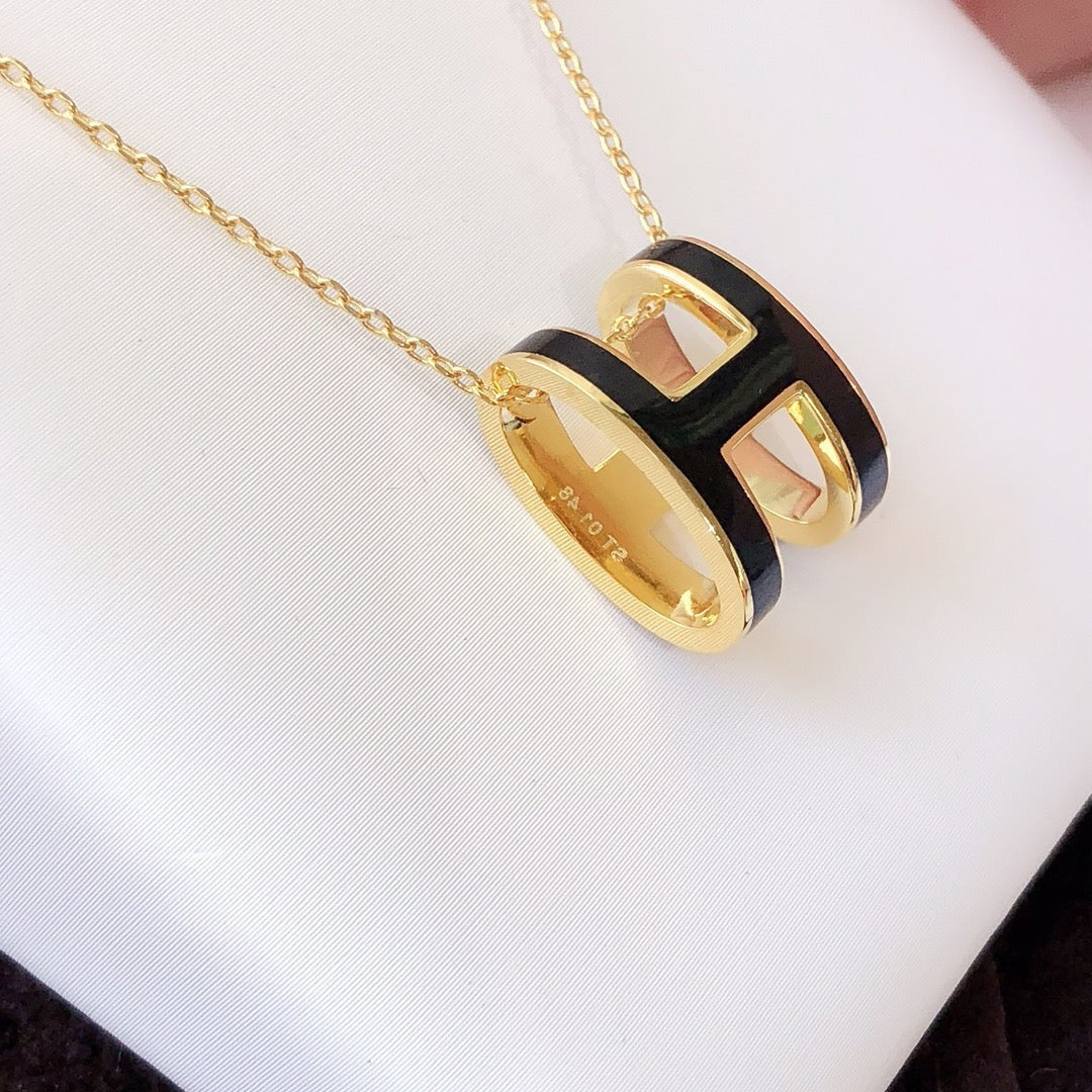 [ラブラッキー]HM CLIC ブラックエナメルゴールドネックレス