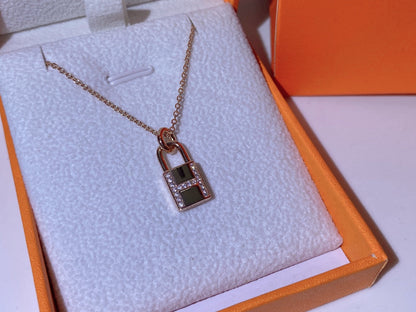 [ラブラッキー]HM アドバンスド ニッチ ロック ヘッド ネックレス ダイヤモンド