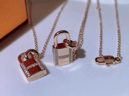 [ラブラッキー]HM アドバンスド ニッチ ロック ヘッド ネックレス ダイヤモンド