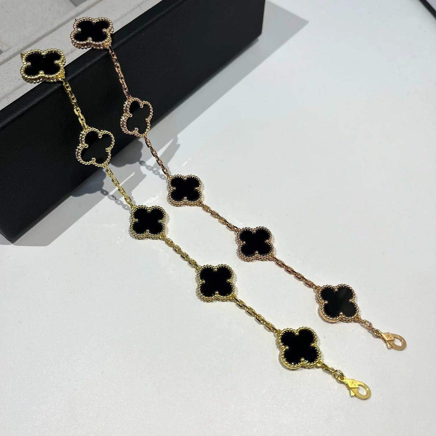 [Love Lucky]CLOVER 5 MOTIVE SCHWARZER ONYX ARMBAND 