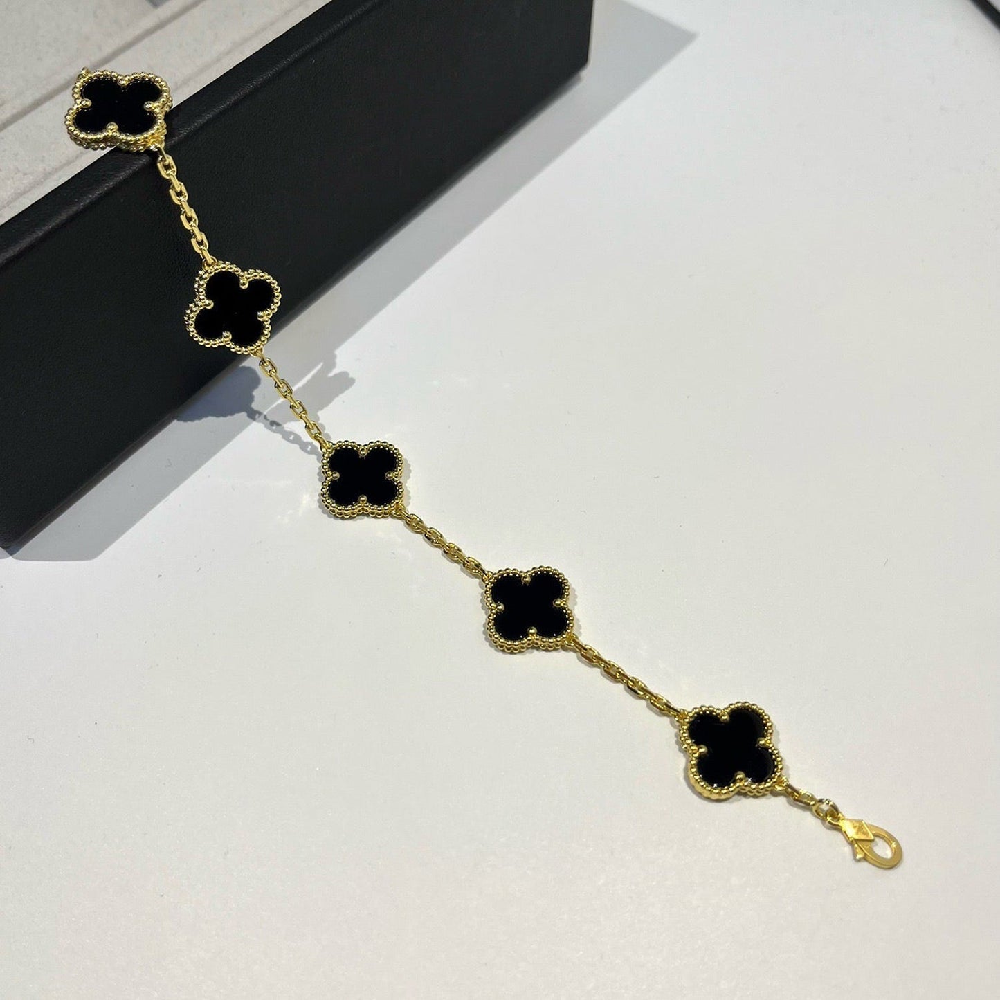 [Love Lucky]CLOVER 5 MOTIVE SCHWARZER ONYX ARMBAND 