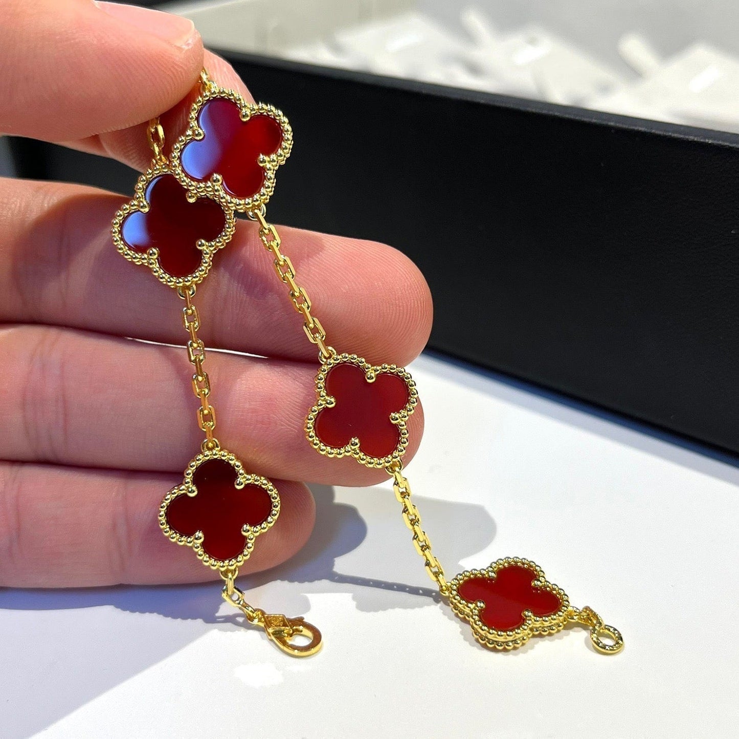 [Love Lucky]CLOVER 5 MOTIVE ROTER ACHAT ARMBAND 