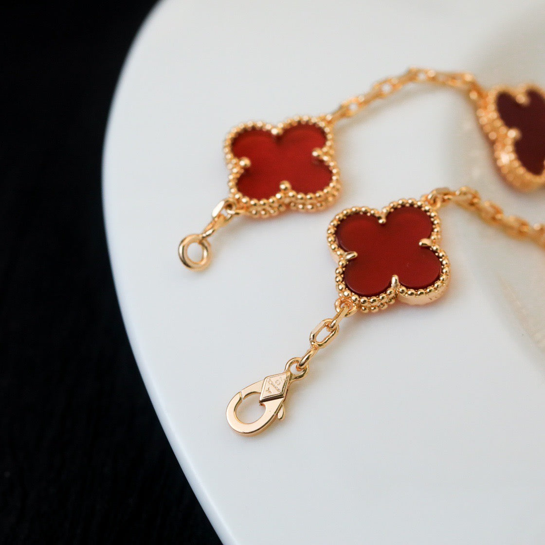 [Love Lucky]CLOVER 5 MOTIVE ROTER ACHAT ARMBAND 