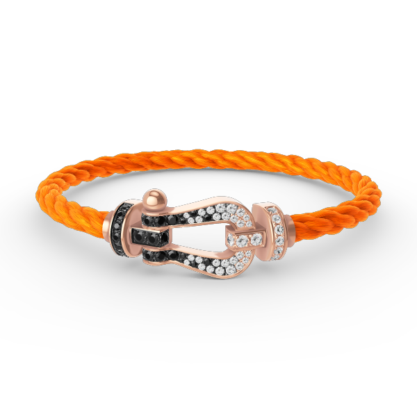 [Love Lucky]FORCE GROSSES HUFEISEN-ARMBAND MIT SCHWARZEN WEISSEN DIAMANTEN UND ROSÉGOLD