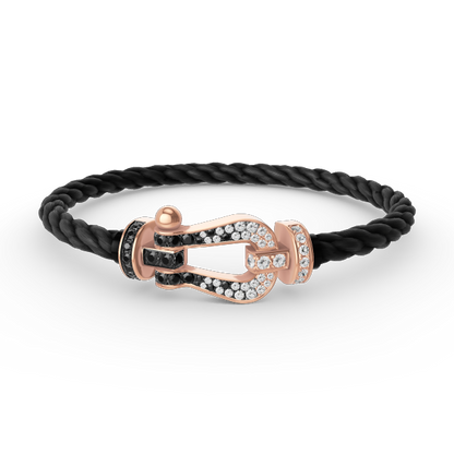 [Love Lucky]FORCE GROSSES HUFEISEN-ARMBAND MIT SCHWARZEN WEISSEN DIAMANTEN UND ROSÉGOLD