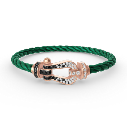 [Love Lucky]FORCE GROSSES HUFEISEN-ARMBAND MIT SCHWARZEN WEISSEN DIAMANTEN UND ROSÉGOLD