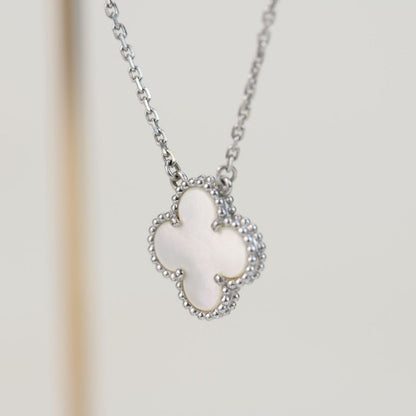 [Love Lucky]CLOVER 15MM WEISS PERLMUTT SILBER