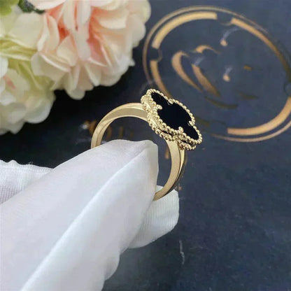 [Love Lucky] KLEEBLATT-ONYX-RING