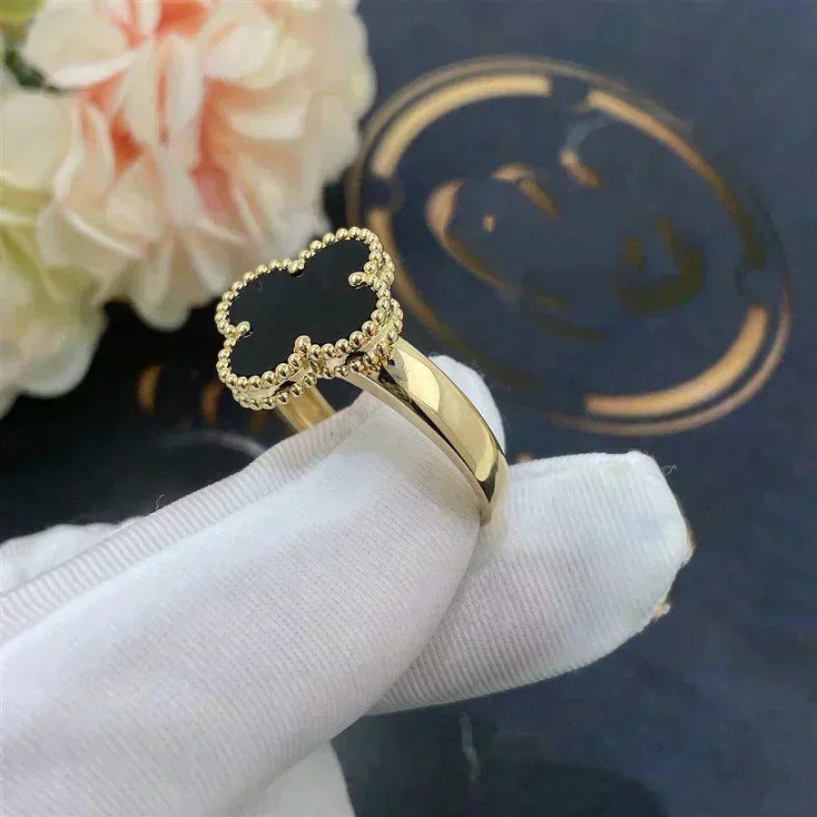 [Love Lucky] KLEEBLATT-ONYX-RING