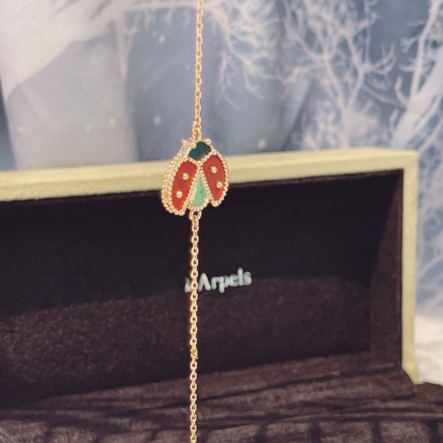[Love Lucky] Armband aus Roségold mit Motiv „Lucky Spring“