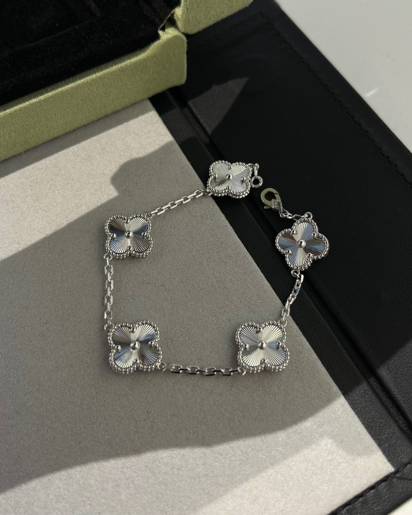[Love Lucky]CLOVER SILBER 5 MOTIVE ARMBAND 